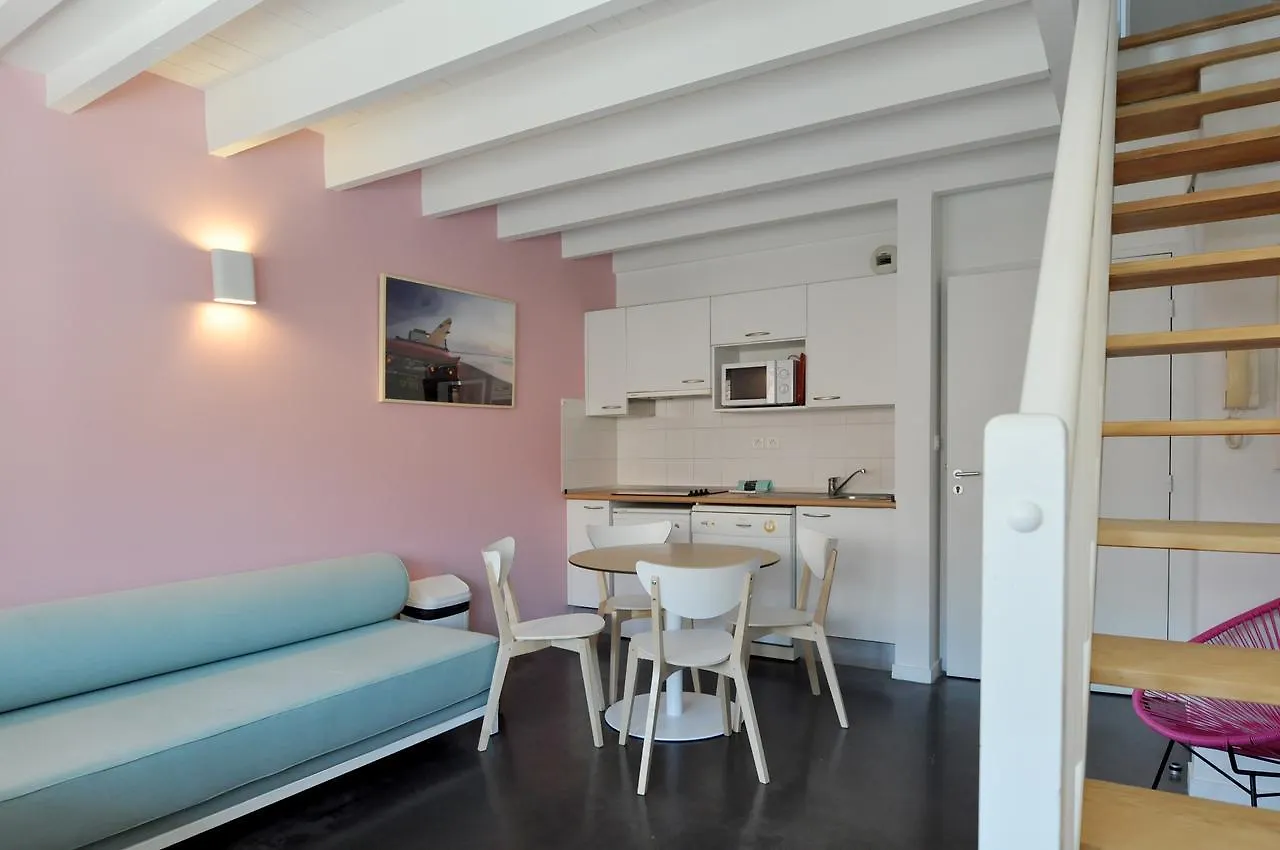 Temporesidence Chateauneuf Bayonne 3*,  France
