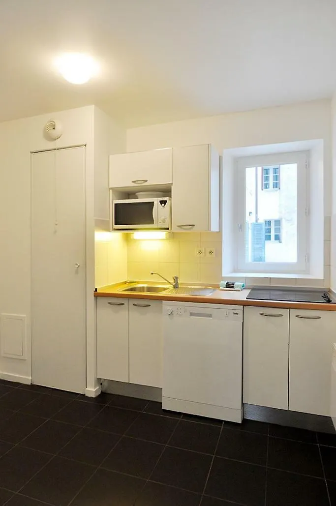Temporesidence Chateauneuf Bayonne 3*,
